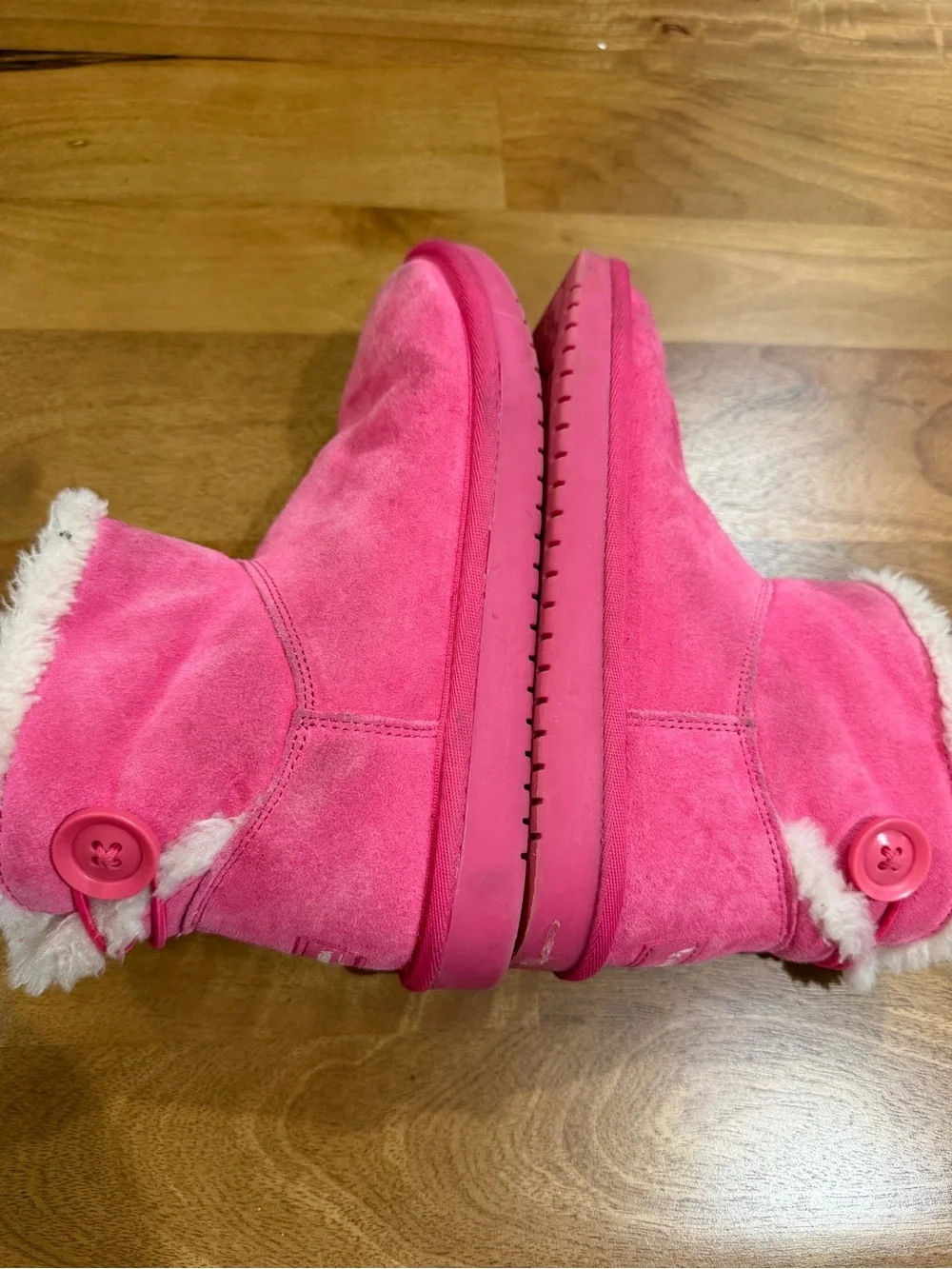 Koolaburra bright pink